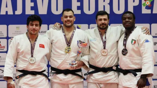Kağıtsporlu judocular madalyalarla döndü