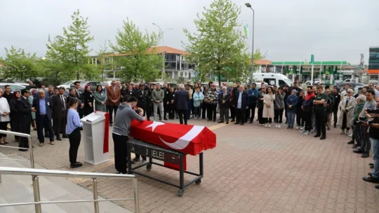 Kaldırımda yürüyen kadını hayattan kopardı
