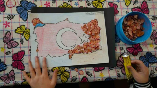 Kalemtıraş atıklarından sanat eserine