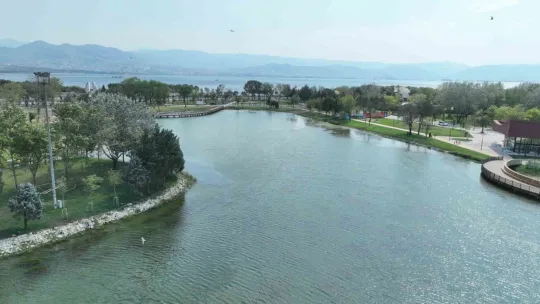 Kalp şeklindeki gölden 20 bin ton çamur çıkarıldı