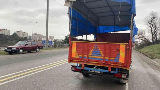 Kocaeli'de kamyon ile kamyonet çarpıştı!