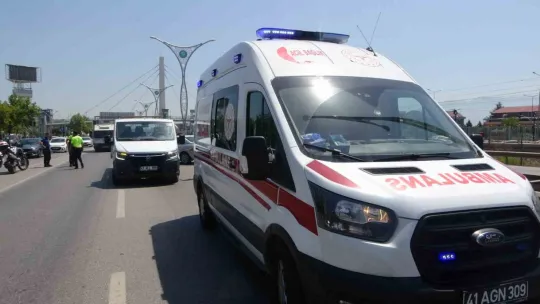 Kamyon, kör noktasına giren otomobile çarptı