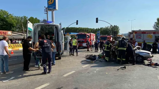 Kocaeli'deki kazada can pazarı: 4 yaralı