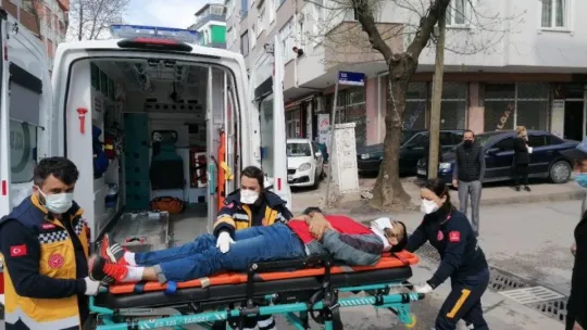 Kamyonete çarpan bisikletli yaralandı