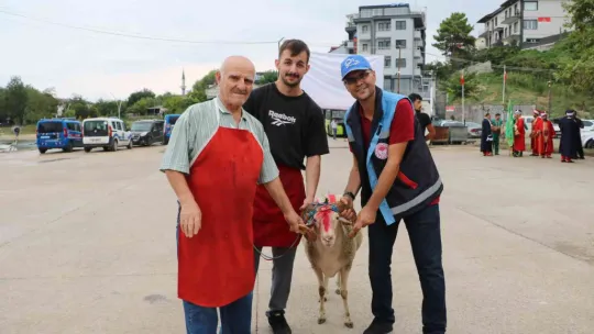 Kandıralı balıkçılar yasağın kalkmasına saatler kala koç kesti