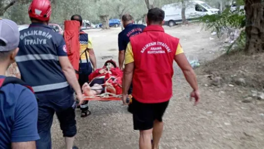 700 metre yükseklikteki kanyondan aşağıya düştü