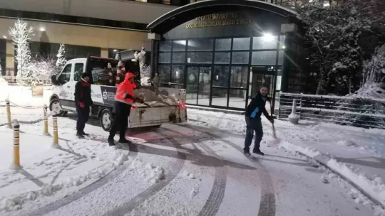 Kar alarmı: Bin 200 personel ve 354 araç sahada