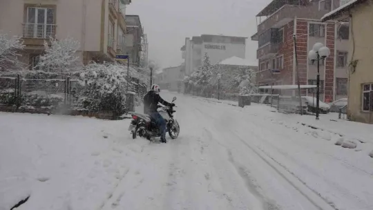 Kar yağışı Kocaeli'yi etkisi altına aldı