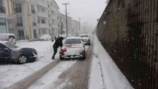 Kar yağışı Kocaeli'yi etkisi altına aldı