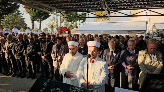 Prof. Dr. Münci Kalayoğlu son yolculuğuna uğurlandı