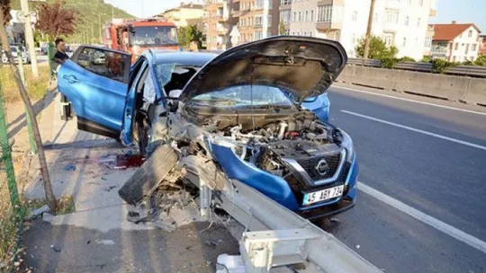 Karamürsel'de feci kaza! Ayağındaki demirle hastaneye kaldırıldı