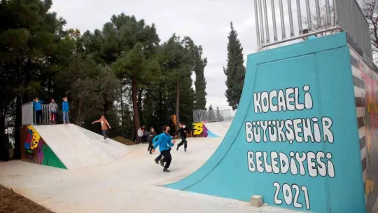 Karamürsel'e sentetik buz pisti