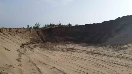 Karasu'dan İstanbul'a kaçak deniz kumu taşırken yakalandılar