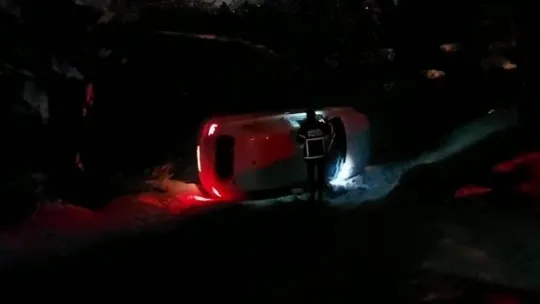 Karda kayan araç şarampole yuvarlandı: 4 yaralı