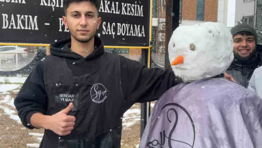 Kardan adama berber tıraşı
