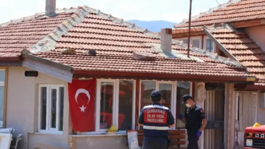 Kardeşini öldüren adam ekiplerden kaçarken kaza yaptı