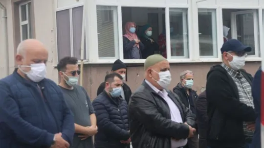 Karı-koca aynı gün korona virüse yenildi!