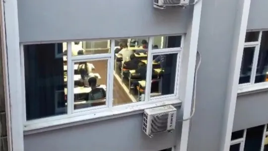Kocaeli'de 7 katlı binada yangın çıktı