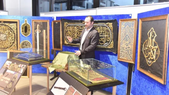 Kartepe'de kutsal emanetler sergisi açıldı