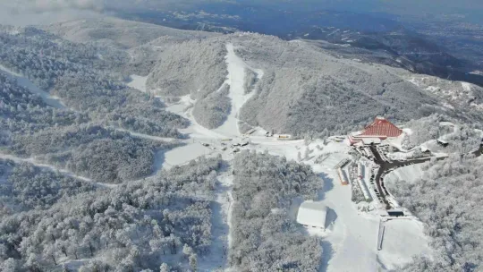 Kartepe'de mart ayında beyaz güzellik