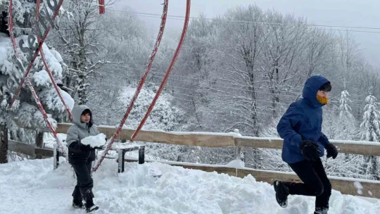 Kartepe kar ile şenlendi