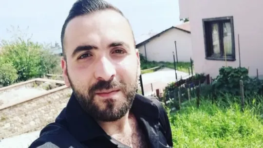 Katili bira kutusu ele verdi