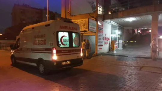 Katlı otoparktan düşen 35 yaşındaki şahıs ağır yaralandı
