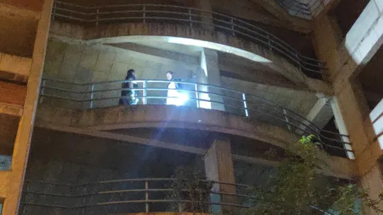 Katlı otoparktan düşen 35 yaşındaki şahıs ağır yaralandı