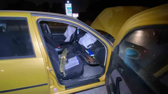 Kavşakta iki otomobil çarpıştı: 4 yaralı