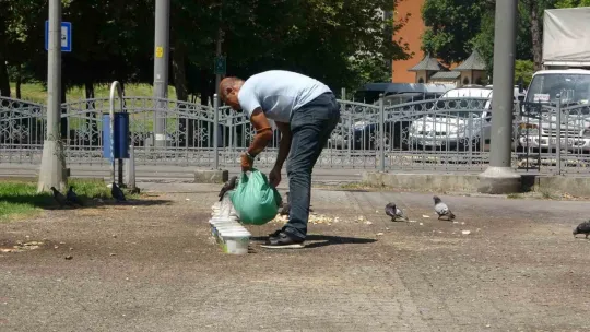 Kocaeli'de çocuklar süs havuzuna koştu
