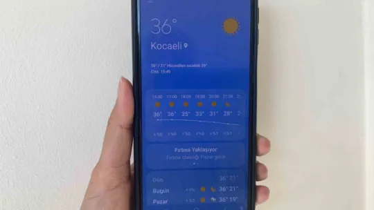 Kocaeli'de çocuklar süs havuzuna koştu