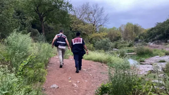 Kayalıklardan düşerek ölen genç son yolculuğuna uğurlandı
