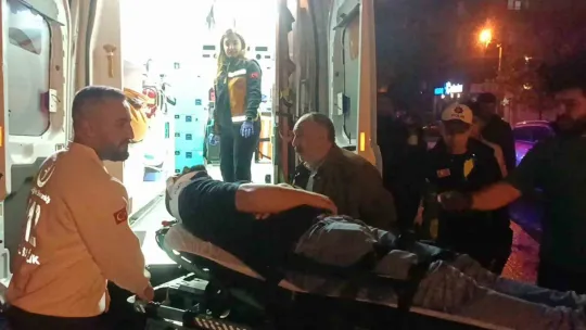 Kayan otomobil başka otomobile çarptı: 3 yaralı
