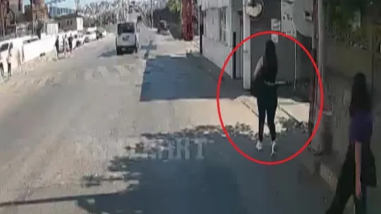 Kaybolan kızını gece gündüz sokak sokak arıyor