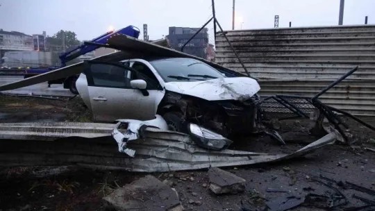 Kocaeli'de korkutan kaza: 2 yaralı