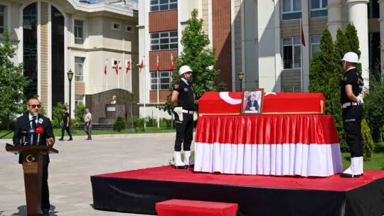 Kaymakam göz yaşları içinde son yolculuğuna uğurlandı