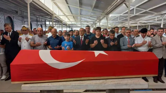 Kaymakam göz yaşları içinde son yolculuğuna uğurlandı