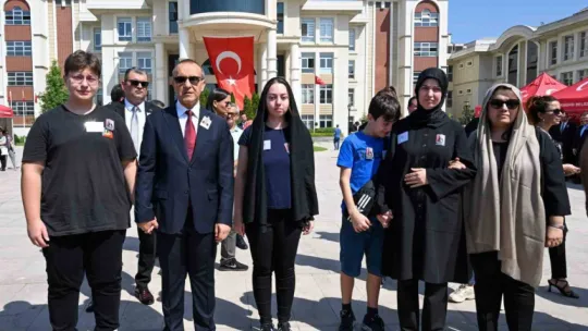 Kaymakam göz yaşları içinde son yolculuğuna uğurlandı