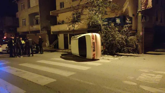 Kaza ihbarına geldiler, araç dışında kimseyi bulamadılar