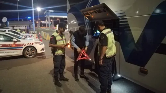 Kaza ve ölüm olmasın diye gece gündüz çalışıyorlar