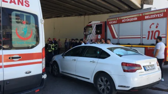 Kaza yapan elektrikli bisiklet yan yattı: Yaşlı çift yaralandı