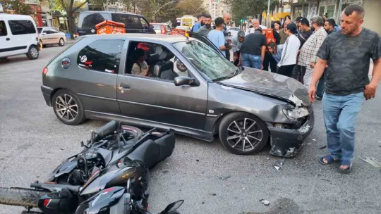 Kaza yaptı, ehliyeti olmadığı için hastaneye gitmedi