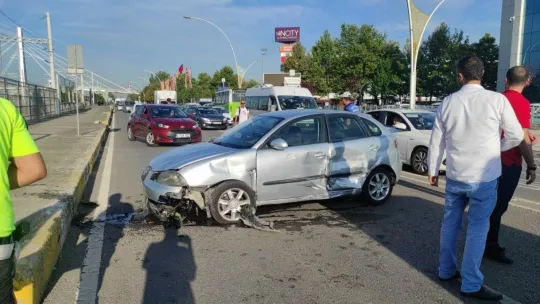 Karşı yönden gelen araca çarptı: 1 yaralı