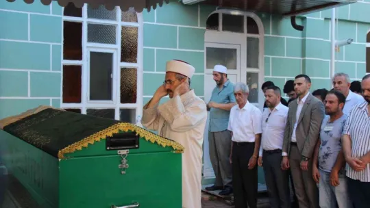 15 yaşındaki Sümeyye son yolculuğuna uğurlandı