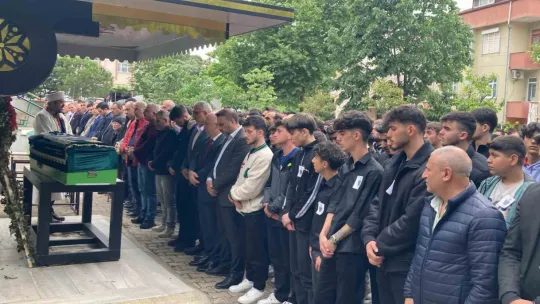 Kazada hayatını kaybeden futbolcu son yolculuğuna uğurlandı