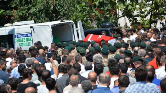 Özel harekatçı, gözyaşlarıyla son yolculuğuna uğurlandı