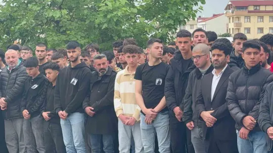 Kazada ölen 17 yaşındaki futbolcu son yolculuğuna uğurlandı