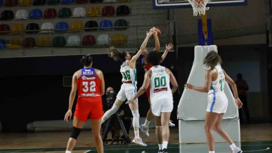 İzmit Belediyespor nihayet galip geldi: 65-52