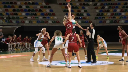 İzmit Belediyespor evinde yine mağlup oldu: 72-76