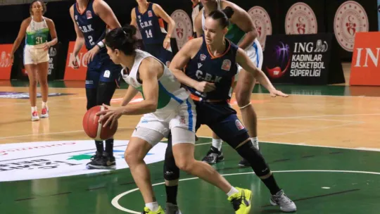 İzmit Belediyespor ilk galibiyetini aldı: 76 - 71
